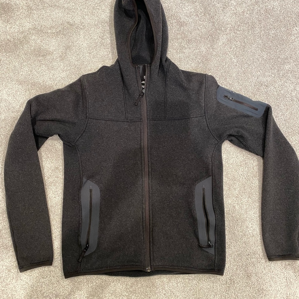 Men’s performance hoodie